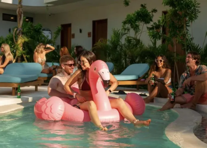 Lay Day Party And Surf Hostel Uluwatu Хостел *