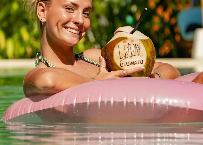 Lay Day Party And Surf Hostel Uluwatu * Улувату