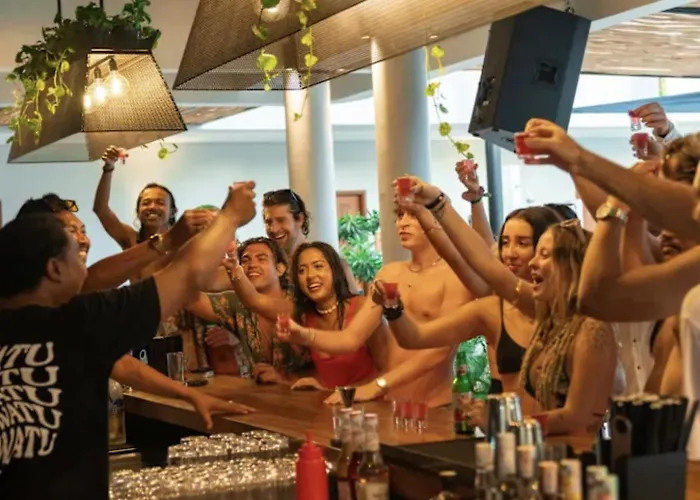 Lay Day Party And Surf Hostel Uluwatu Хостел Улувату