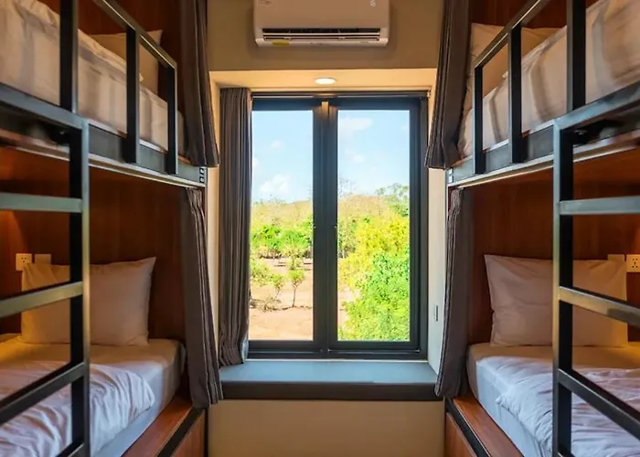 Хостел Lay Day Party And Surf Hostel Uluwatu